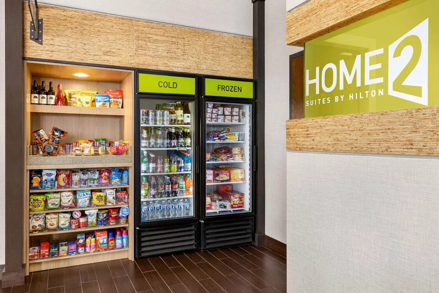 Home2 Suites by Hilton New York Long Island City/ Manhattan View, NY Bar