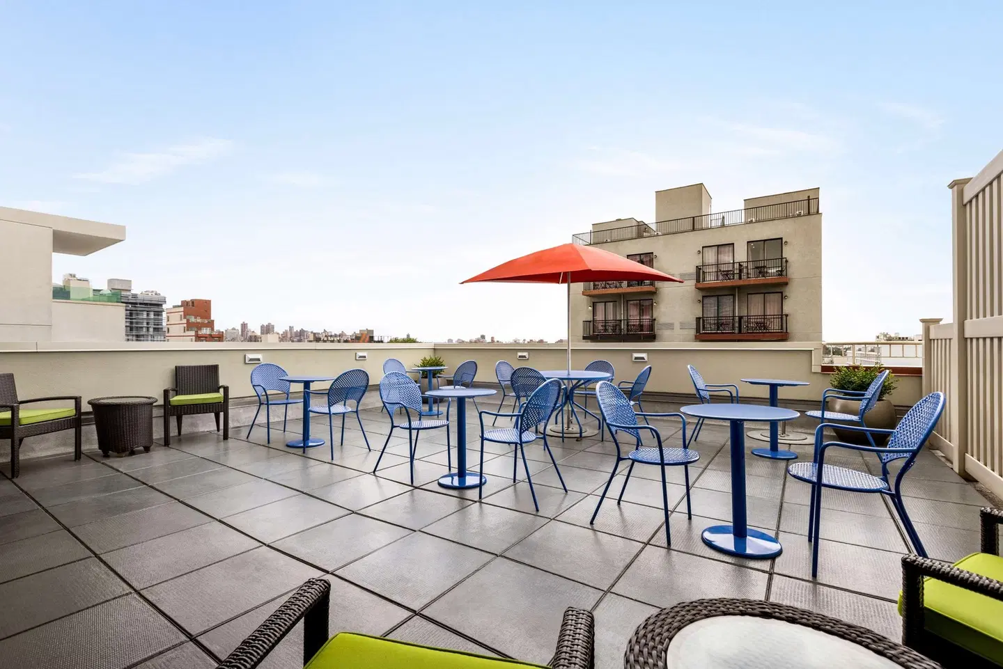 Home2 Suites by Hilton New York Long Island City/ Manhattan View, NY Terrasse