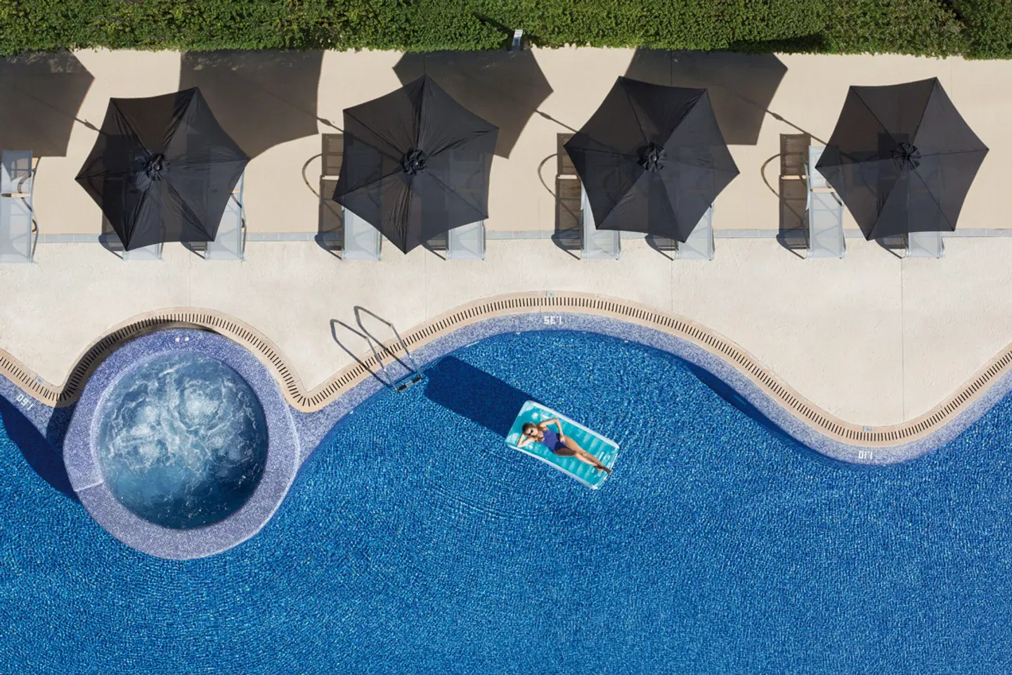 Las Gaviotas Suites OUTDOOR_POOL