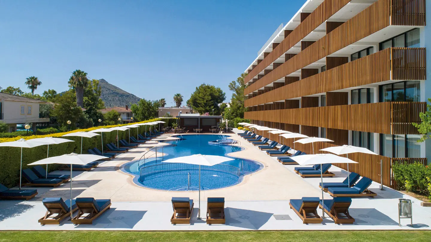 Las Gaviotas Suites OUTDOOR_POOL