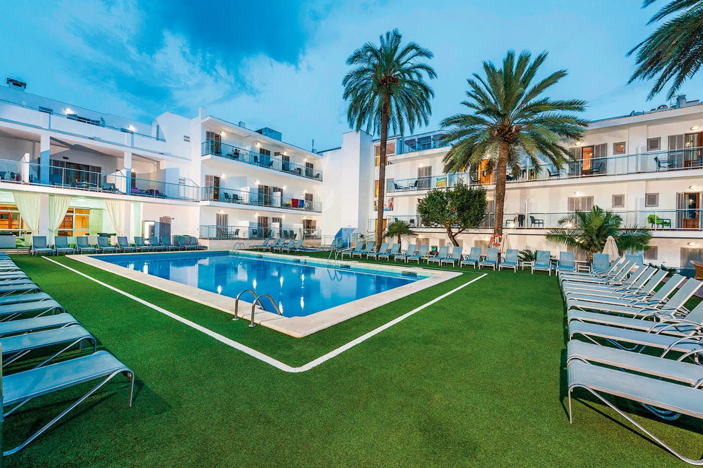 Eix Alcudia OUTDOOR_POOL