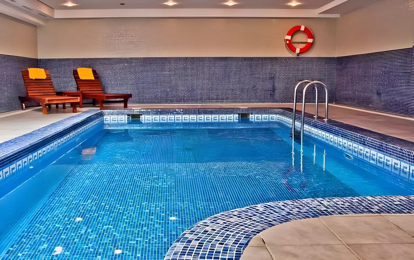 BQ Apolo Hallenbad