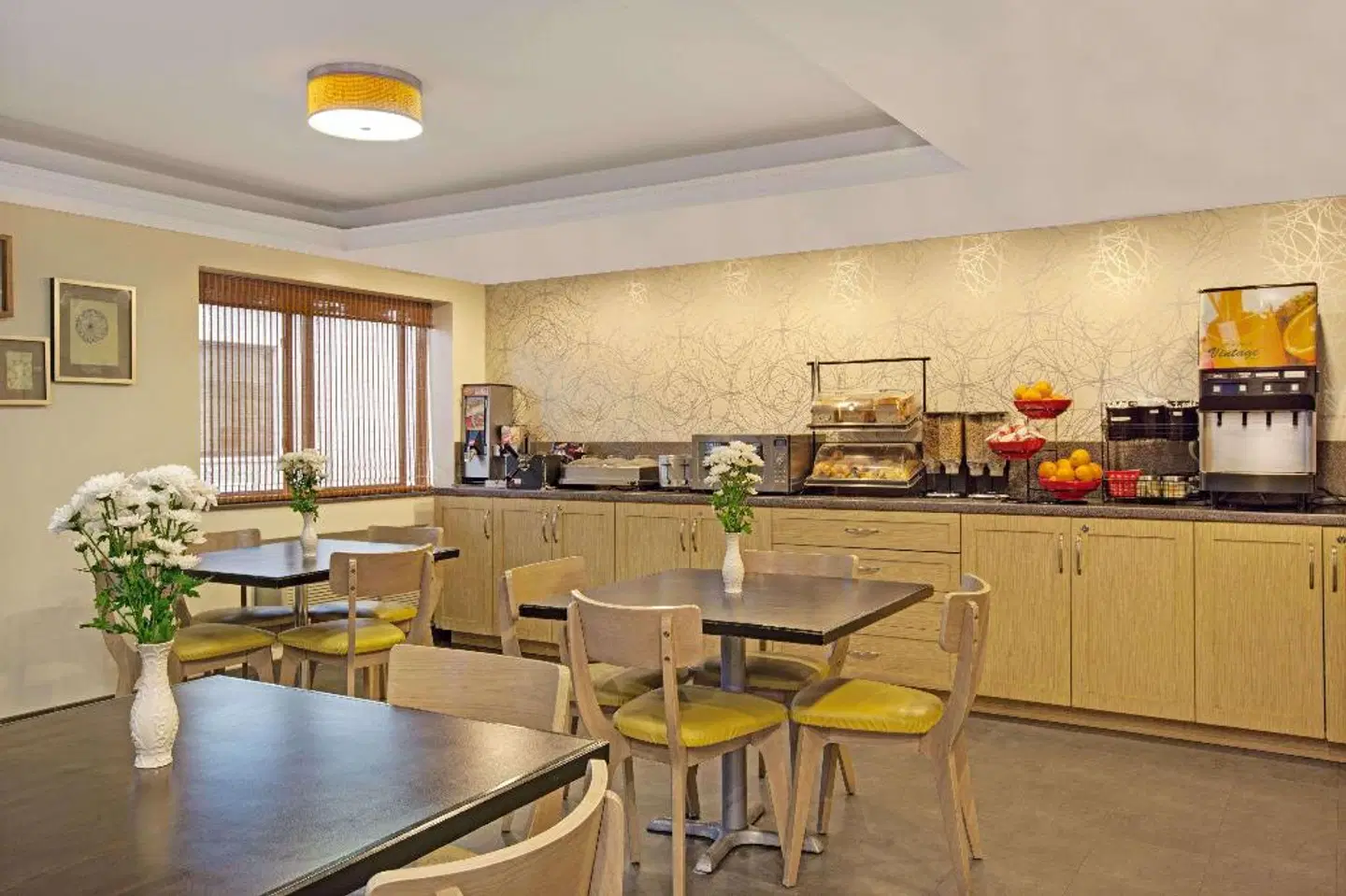 Ramada Staten Island Bar