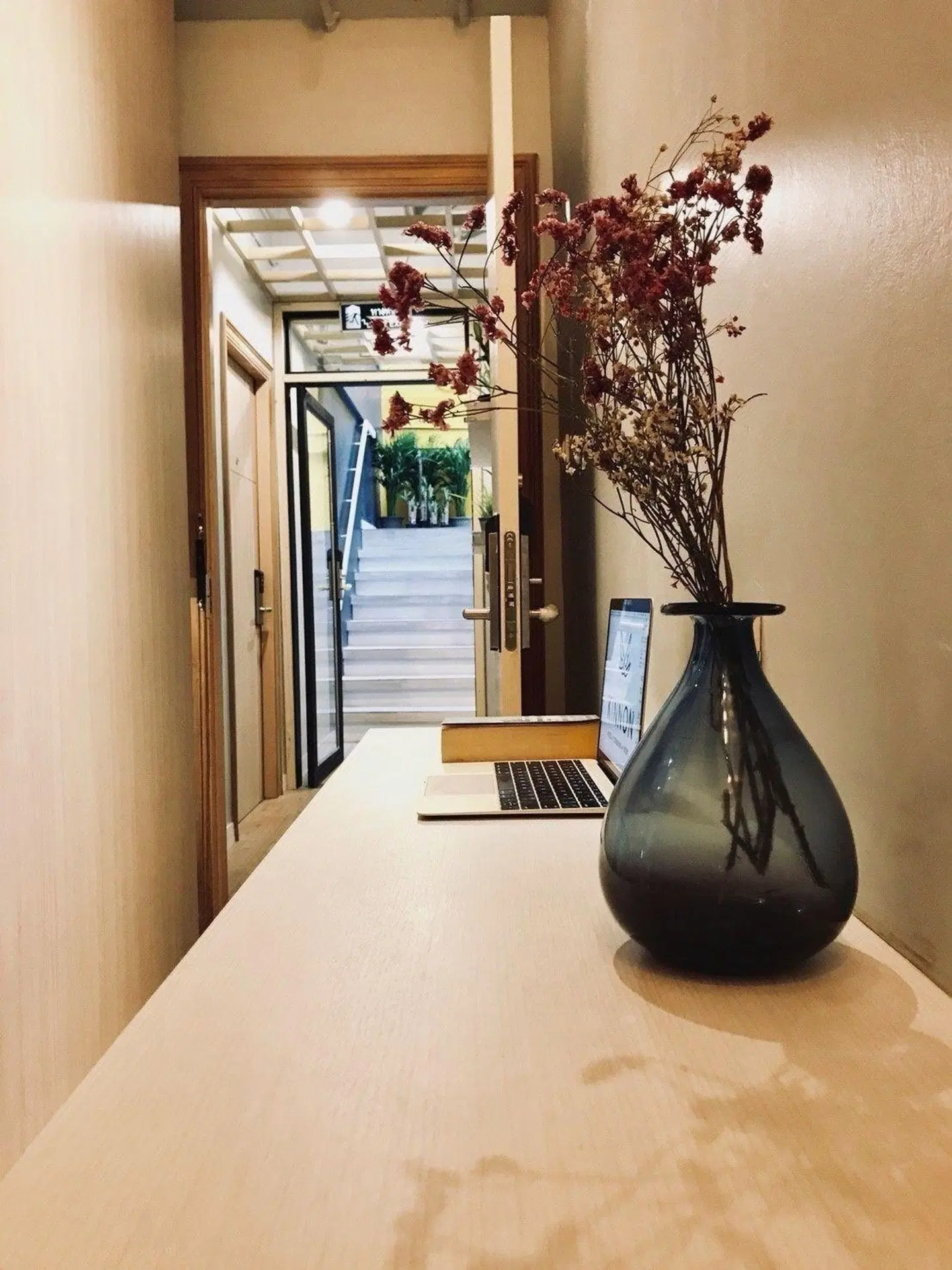 Kinnon Deluxe Hostel Coworking Cafe LOUNGE_LOBBY