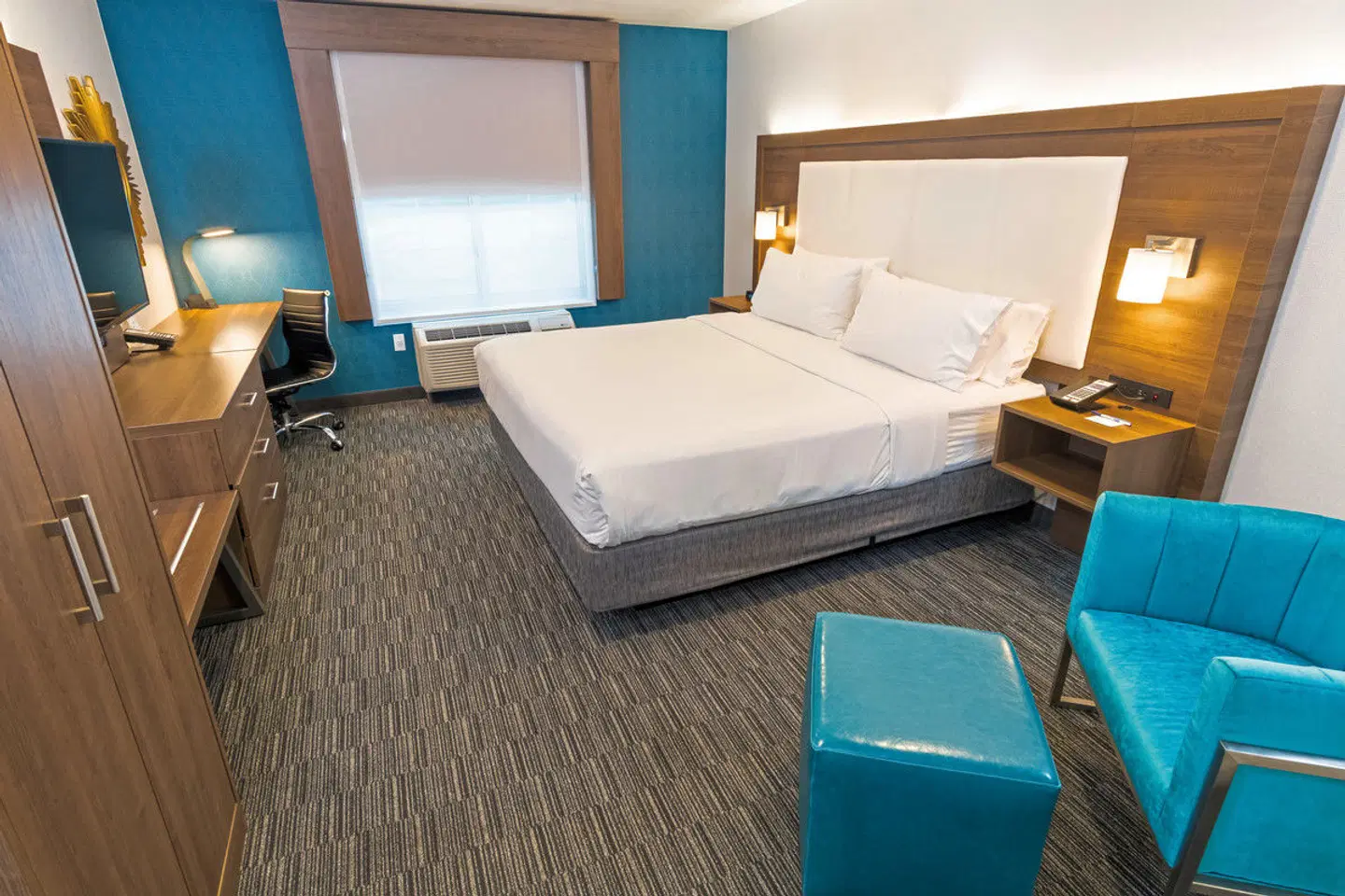 Holiday Inn Express Hotel & Suites Hollywood Walk of Fame, an IHG Hotel ROOM_EXAMPLE