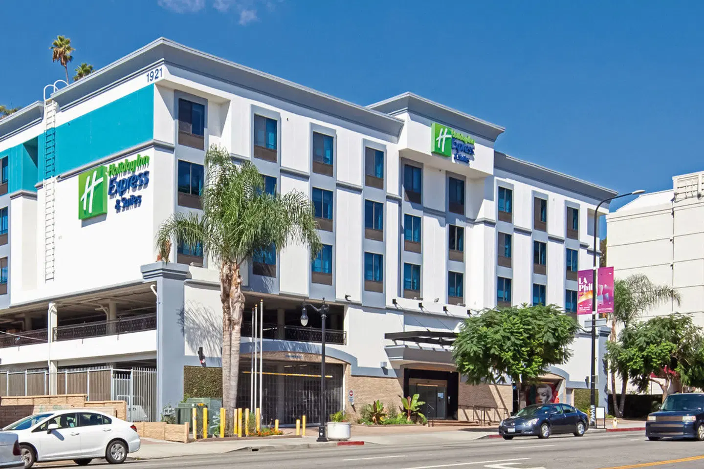 Holiday Inn Express Hotel & Suites Hollywood Walk of Fame, an IHG Hotel EXTERIOR