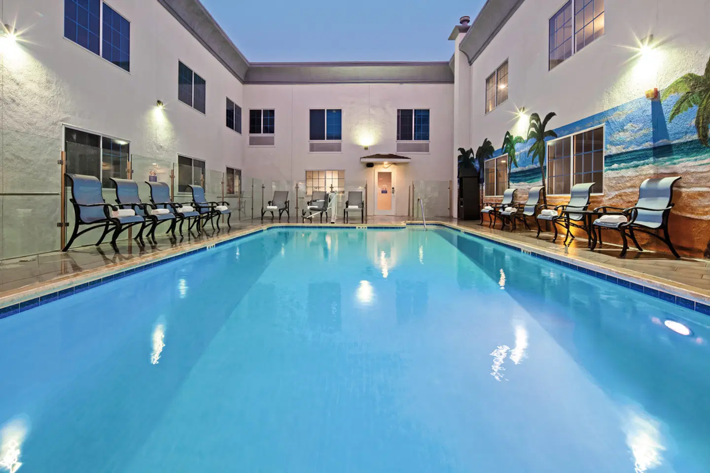 Holiday Inn Express Hotel & Suites Hollywood Walk of Fame, an IHG Hotel OUTDOOR_POOL