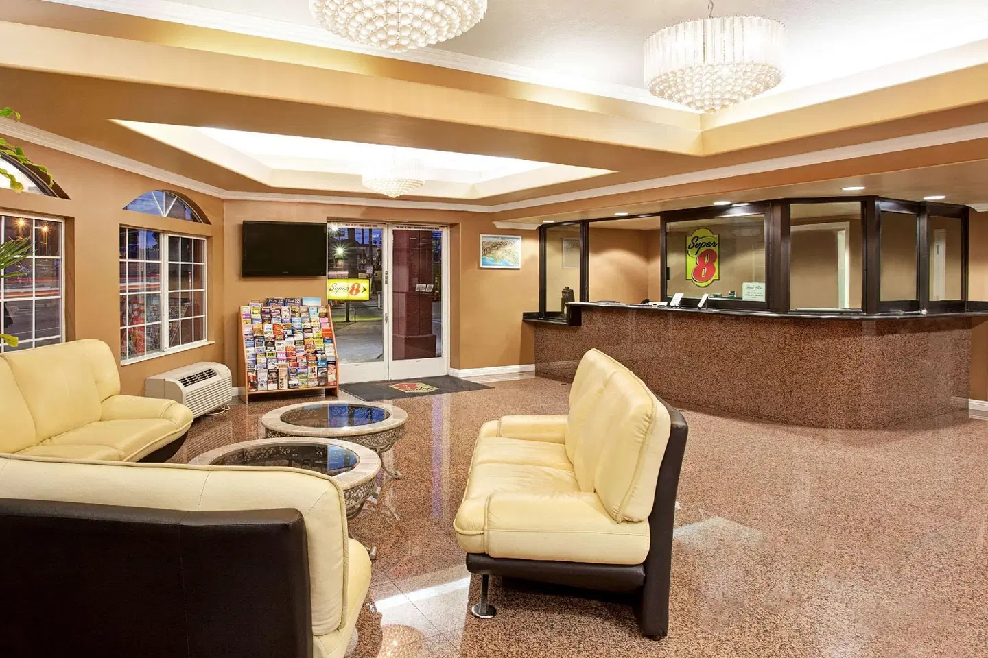 Super 8 by Wyndham Los Angeles Downtown LOUNGE_LOBBY