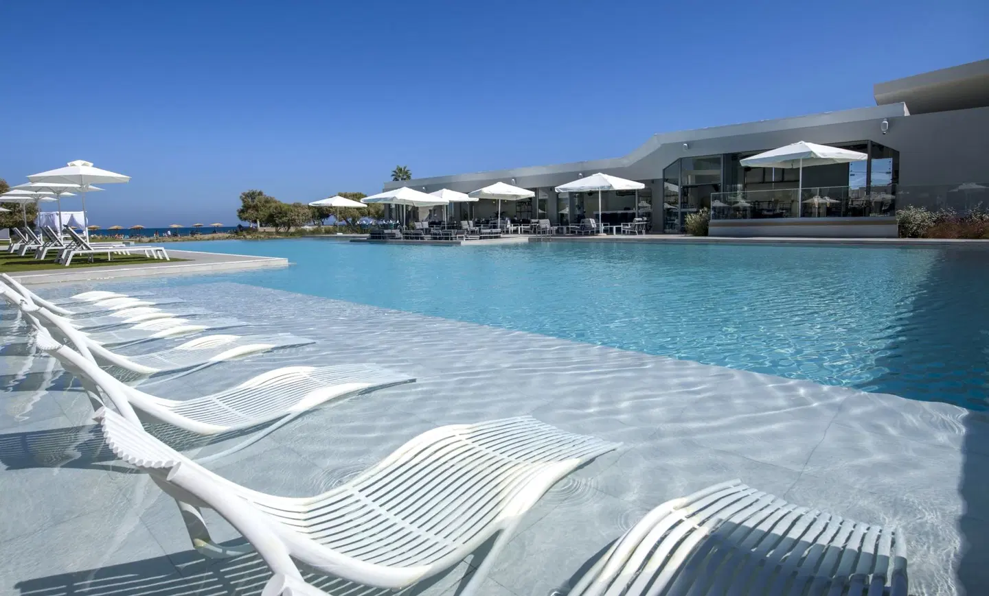 Myrion Beach Resort OUTDOOR_POOL