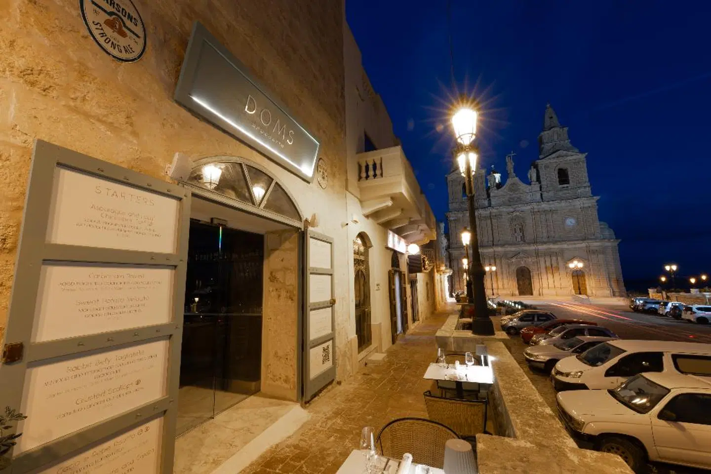Dom's Boutique Hotel EXTERIOR