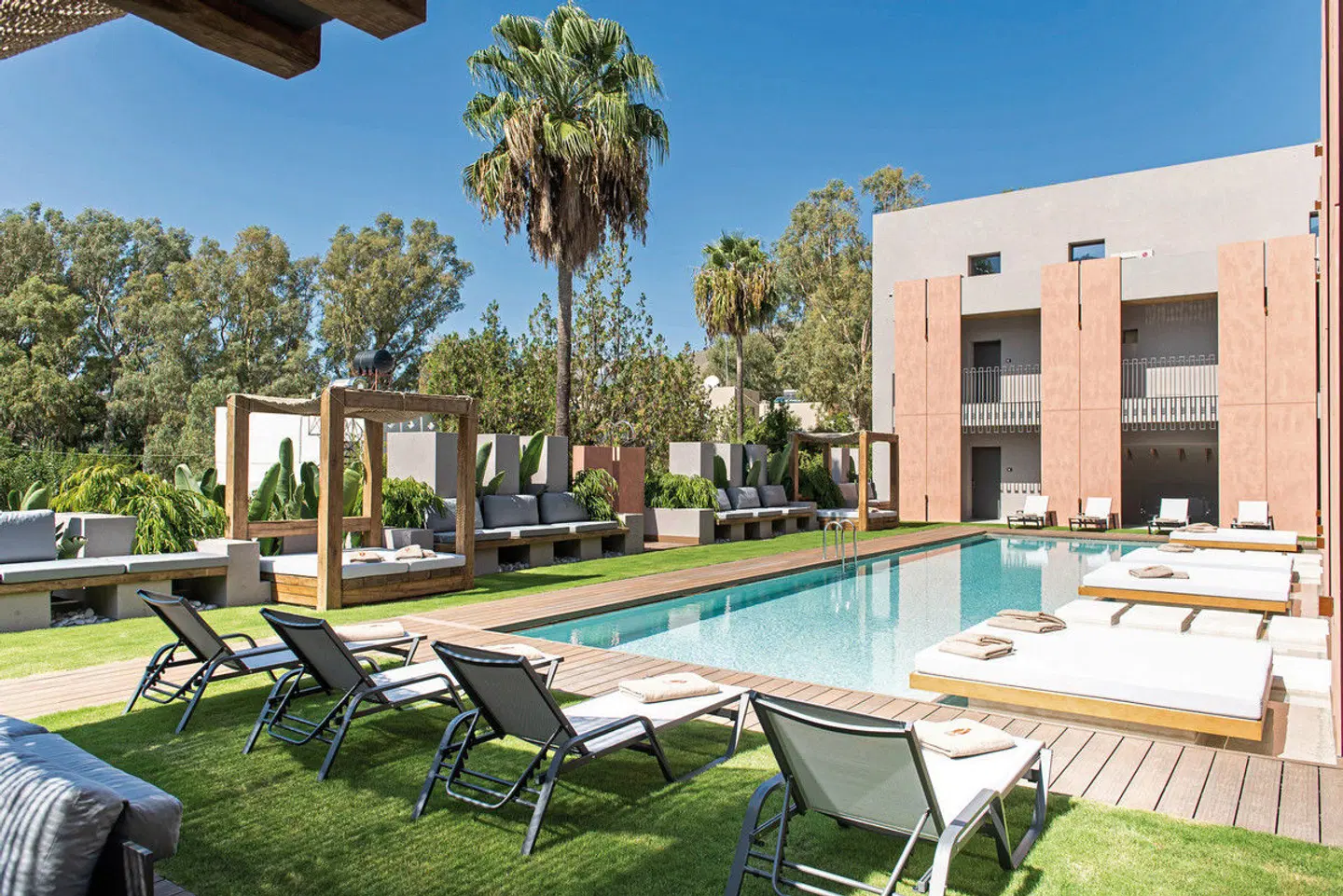 Pilot Amphora OUTDOOR_POOL