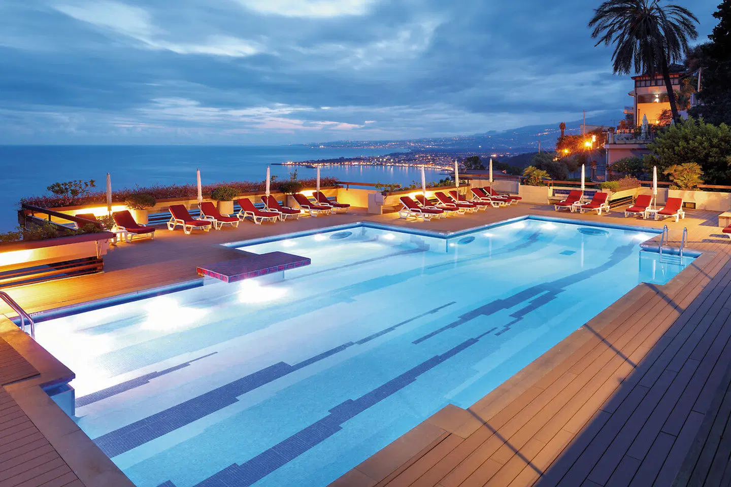 Monte Tauro OUTDOOR_POOL
