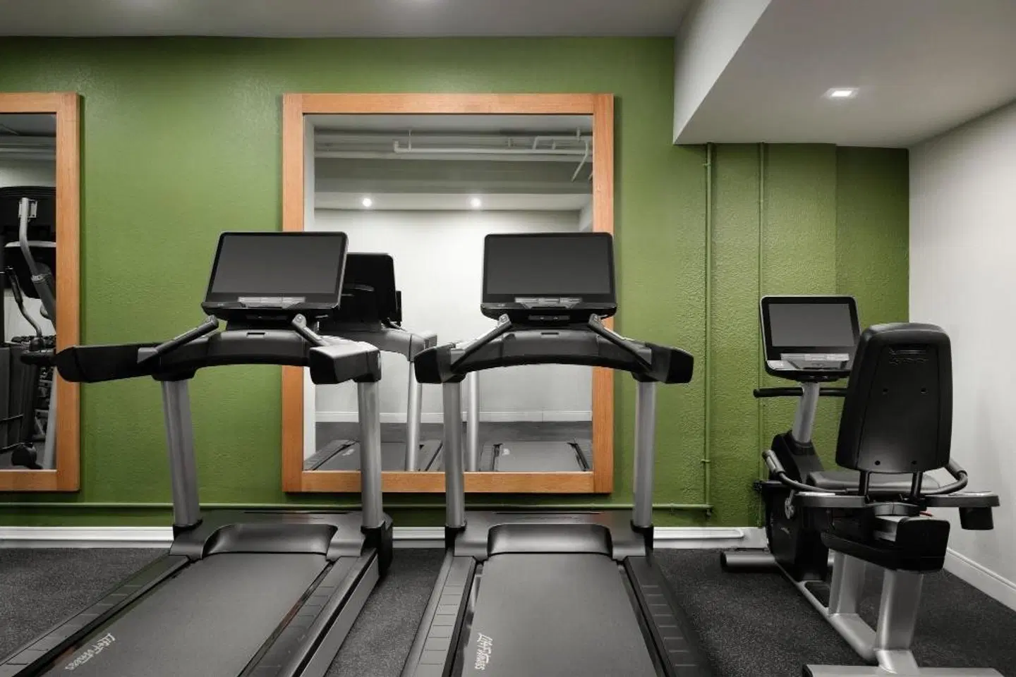 Burton House Beverly Hills, A Tribute Portfolio Hotel SPORTS_AND_LEISURE
