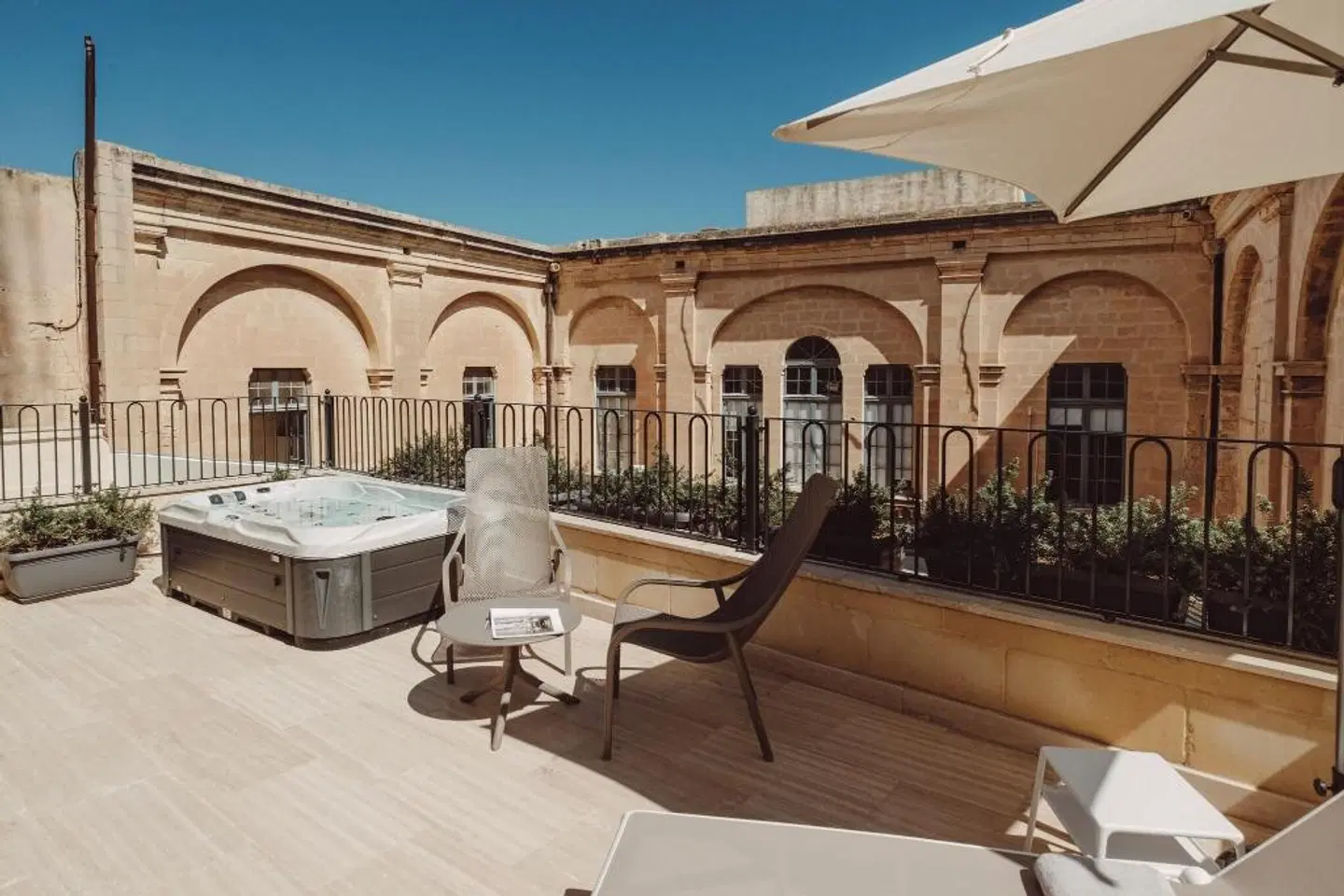 San Karlu Hotel Terrasse