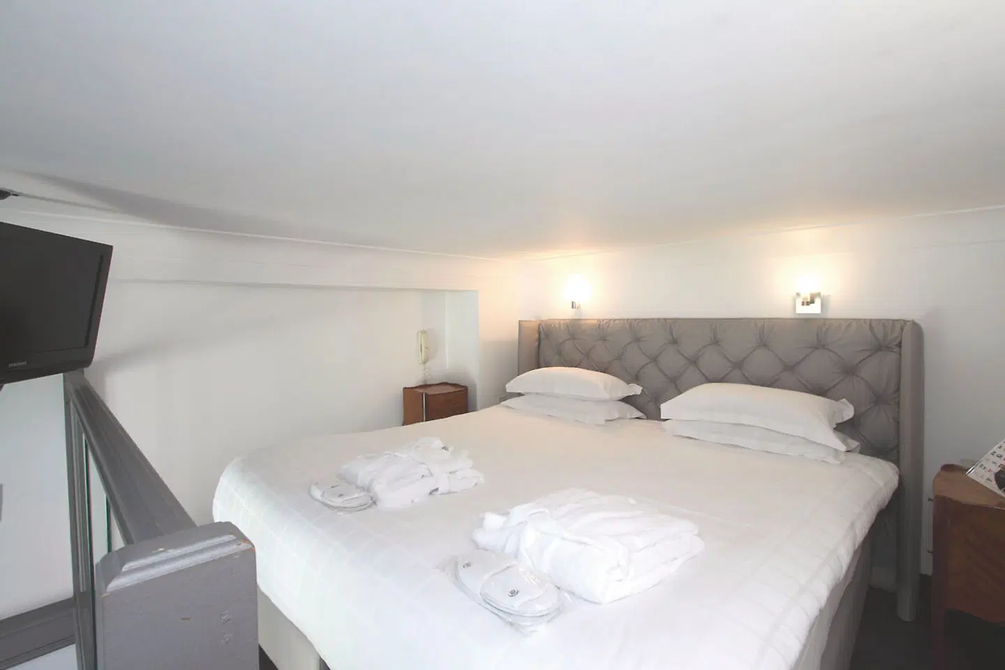 Golden Tulip Cannes Hotel de Paris ROOM_EXAMPLE