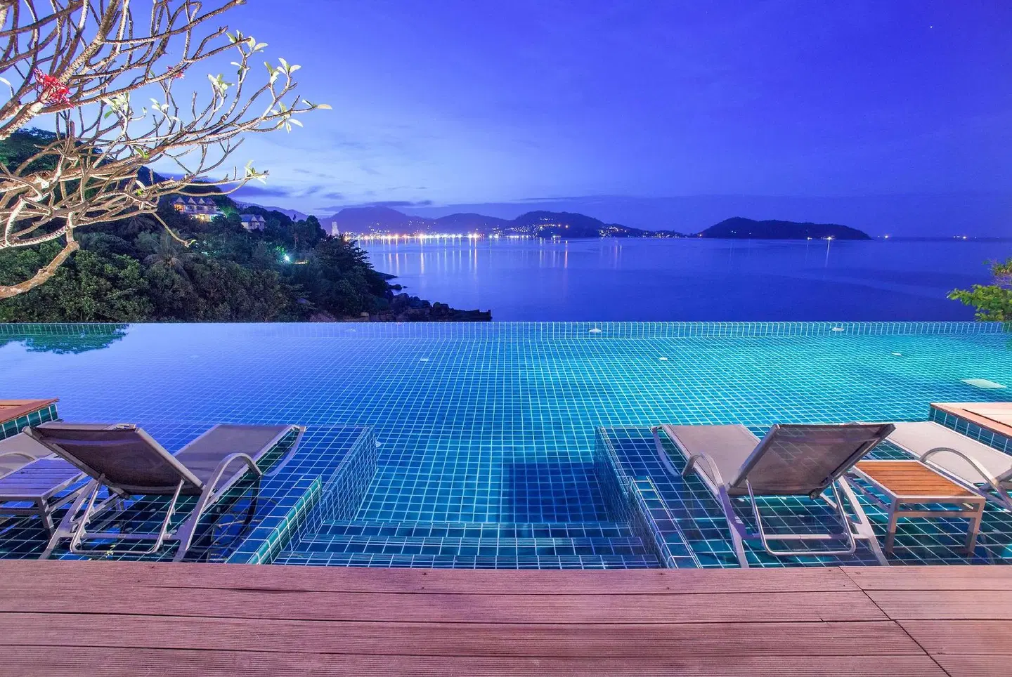 Zenmaya Oceanfront Phuket Terrasse