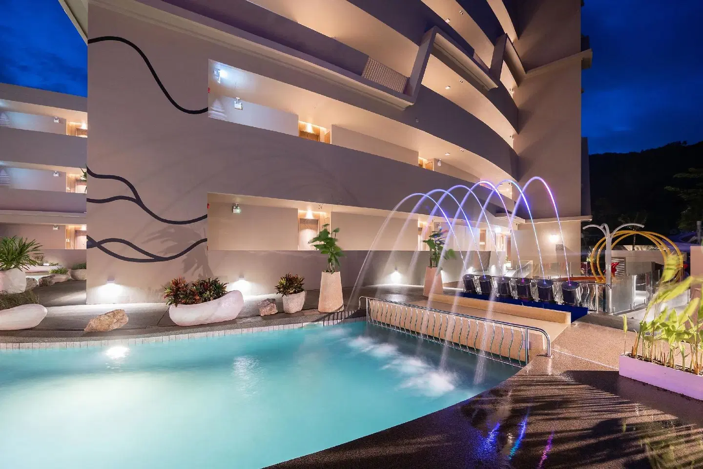 Metadee Concept Hotel Hallenbad