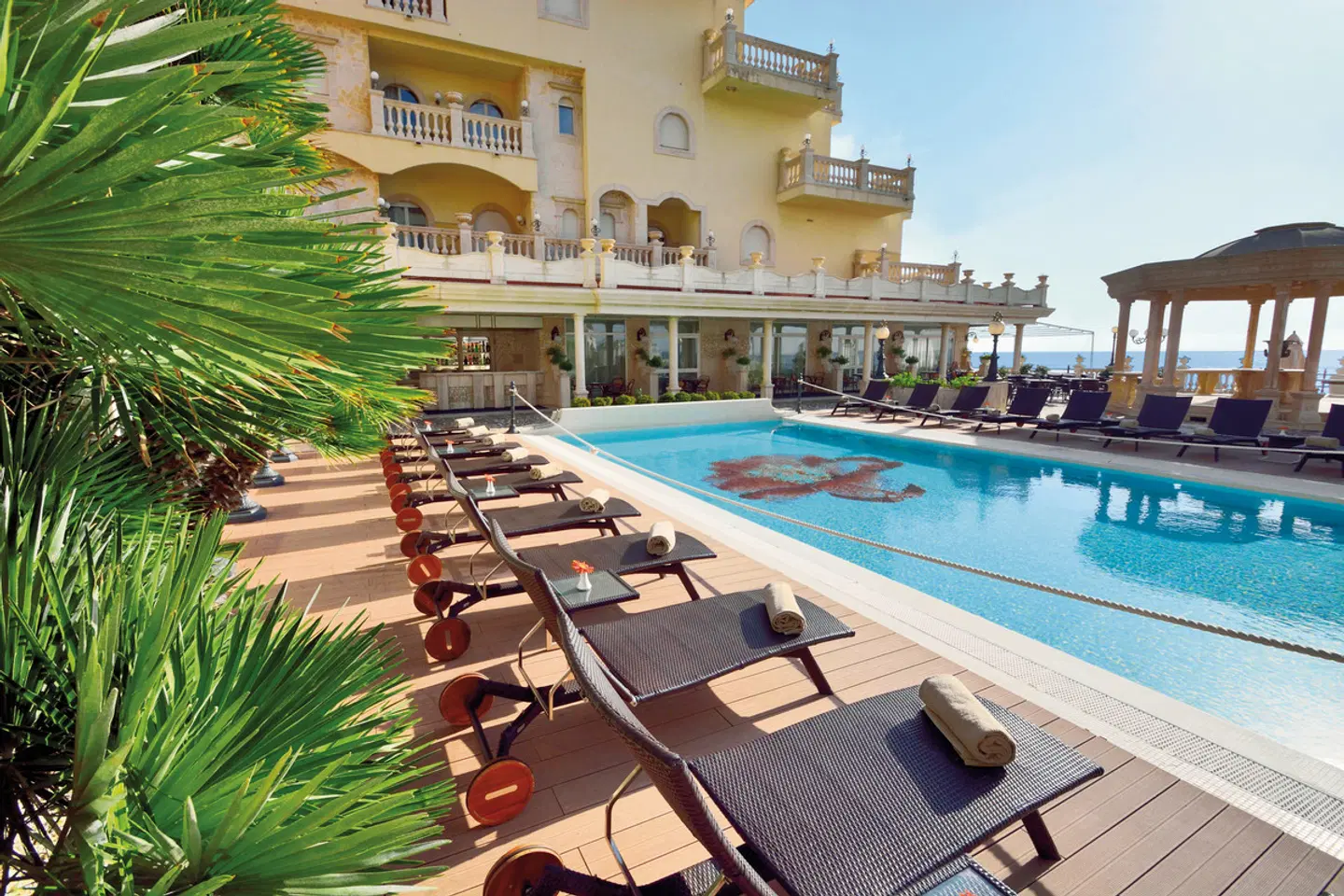 Hellenia Yachting OUTDOOR_POOL