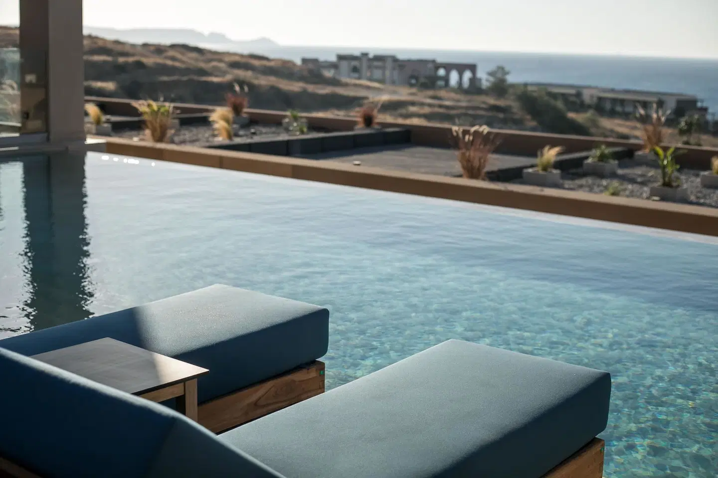 Este Elegant Suites & Villas OUTDOOR_POOL
