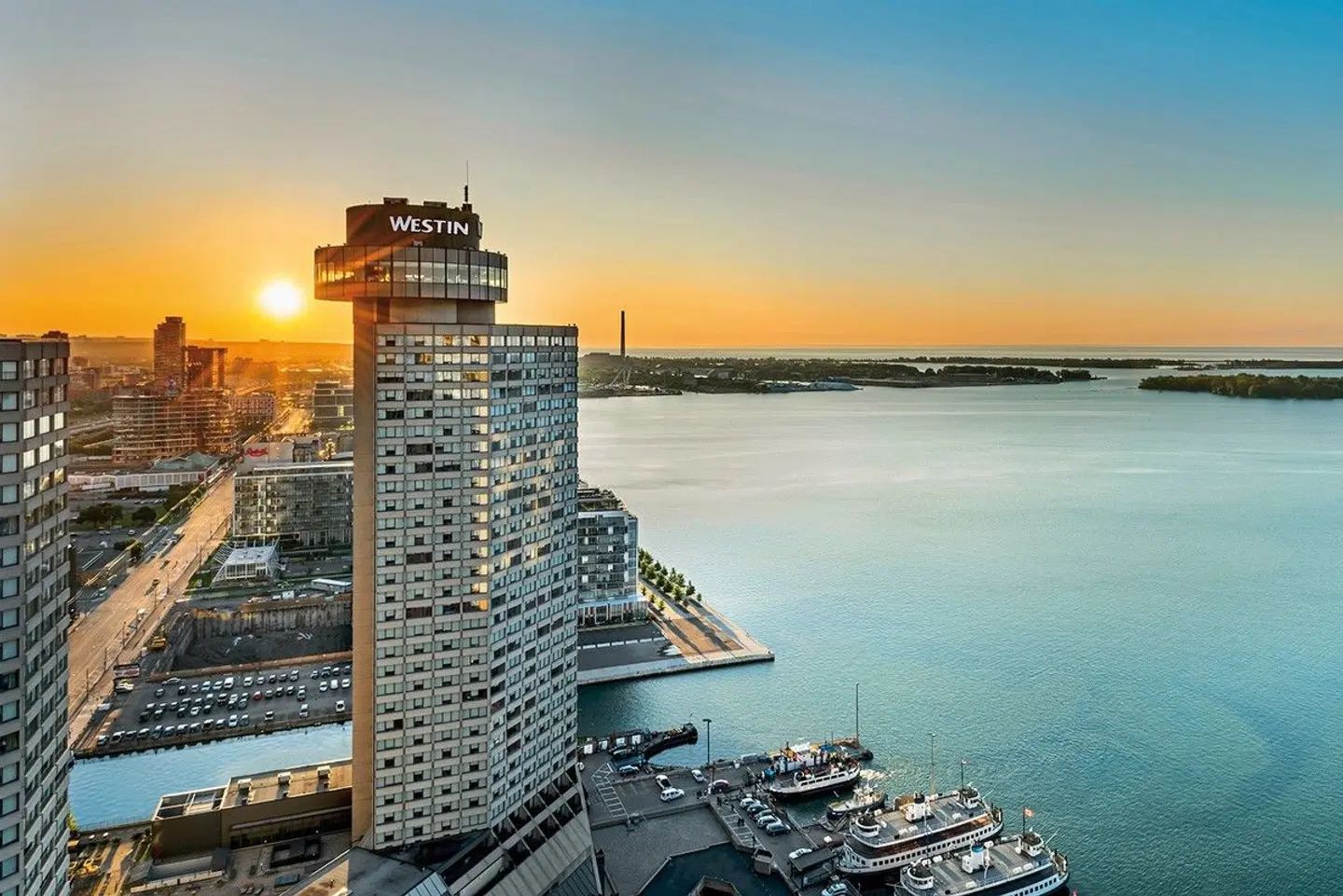 Westin Harbour Castle Hotel LANDSCAPE