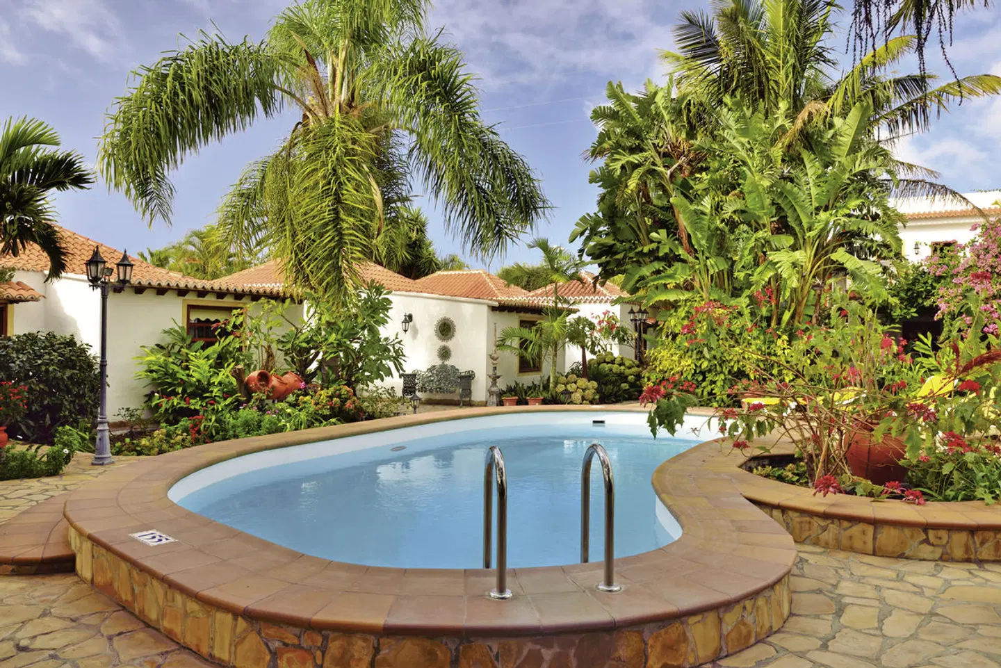 Villa Mari OUTDOOR_POOL