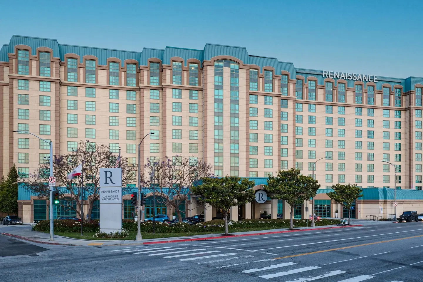 Renaissance Los Angeles Airport Hotel EXTERIOR