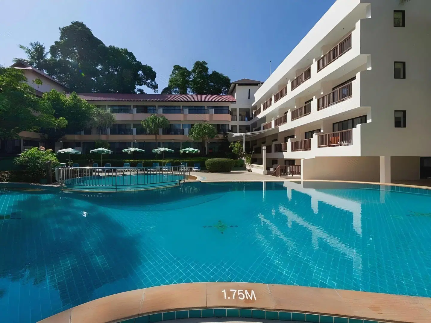 Patong Lodge OUTDOOR_POOL