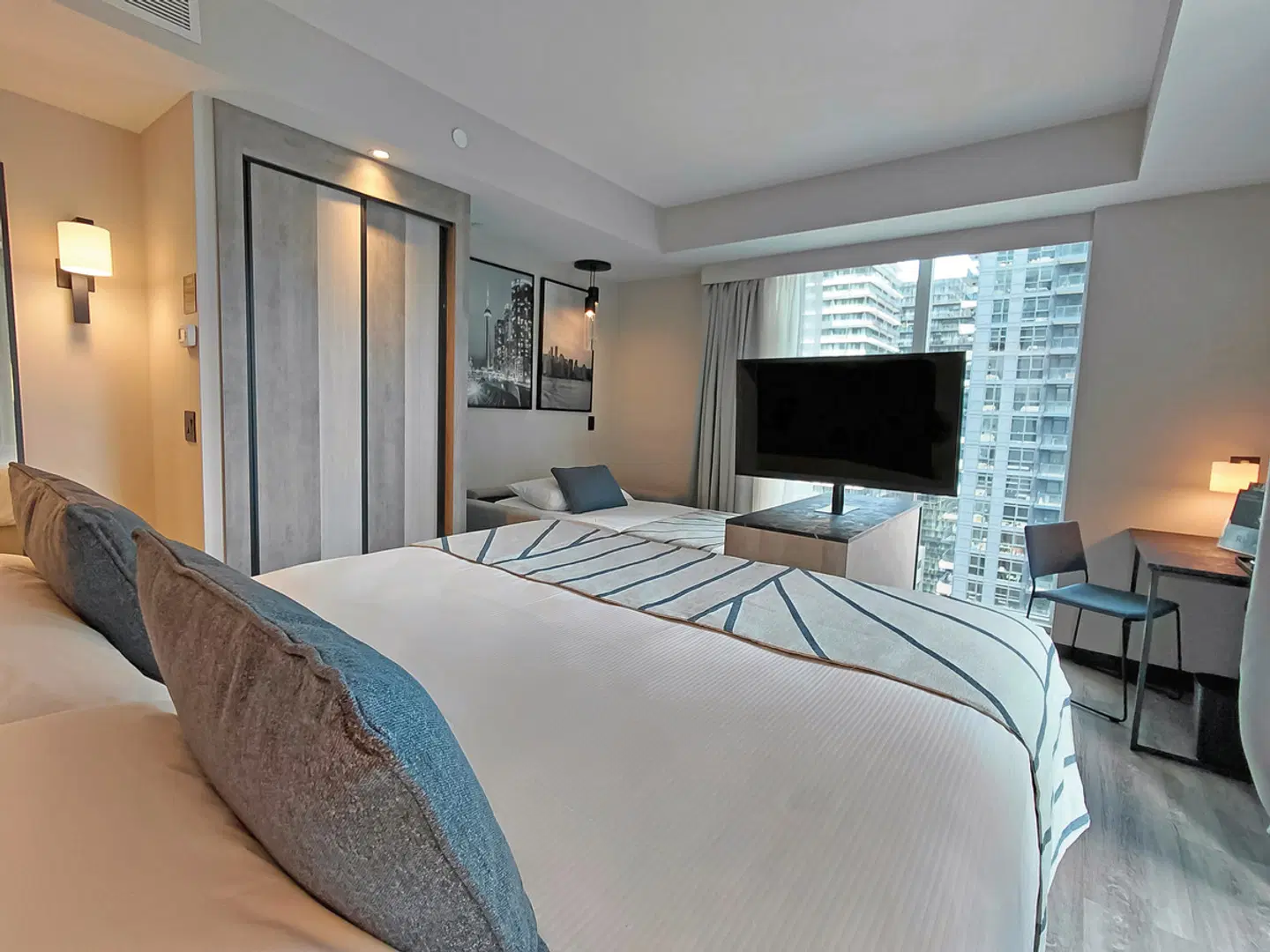 Hotel Riu Plaza Toronto ROOM_EXAMPLE