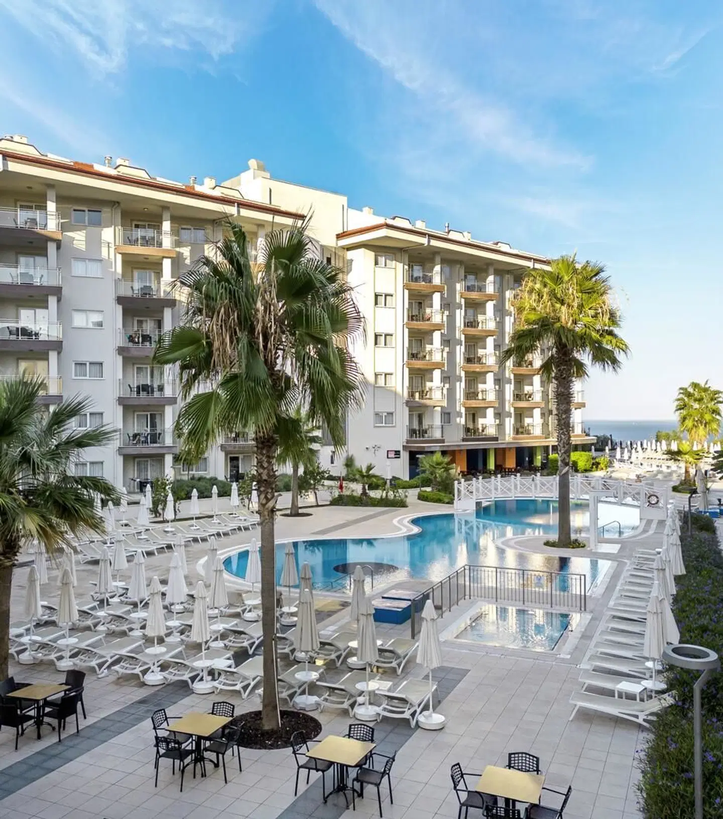 Ramada Hotel & Suites by Wyndham Kusadasi EXTERIOR