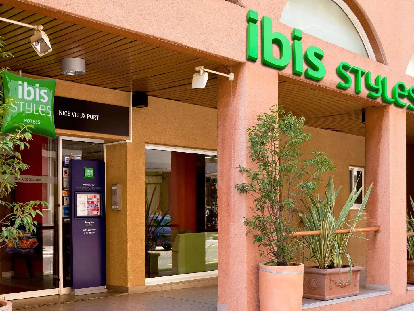 ibis Styles Nice Vieux Port EXTERIOR