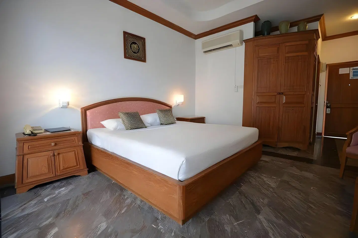 On The Hill Karon Resort ROOM_EXAMPLE