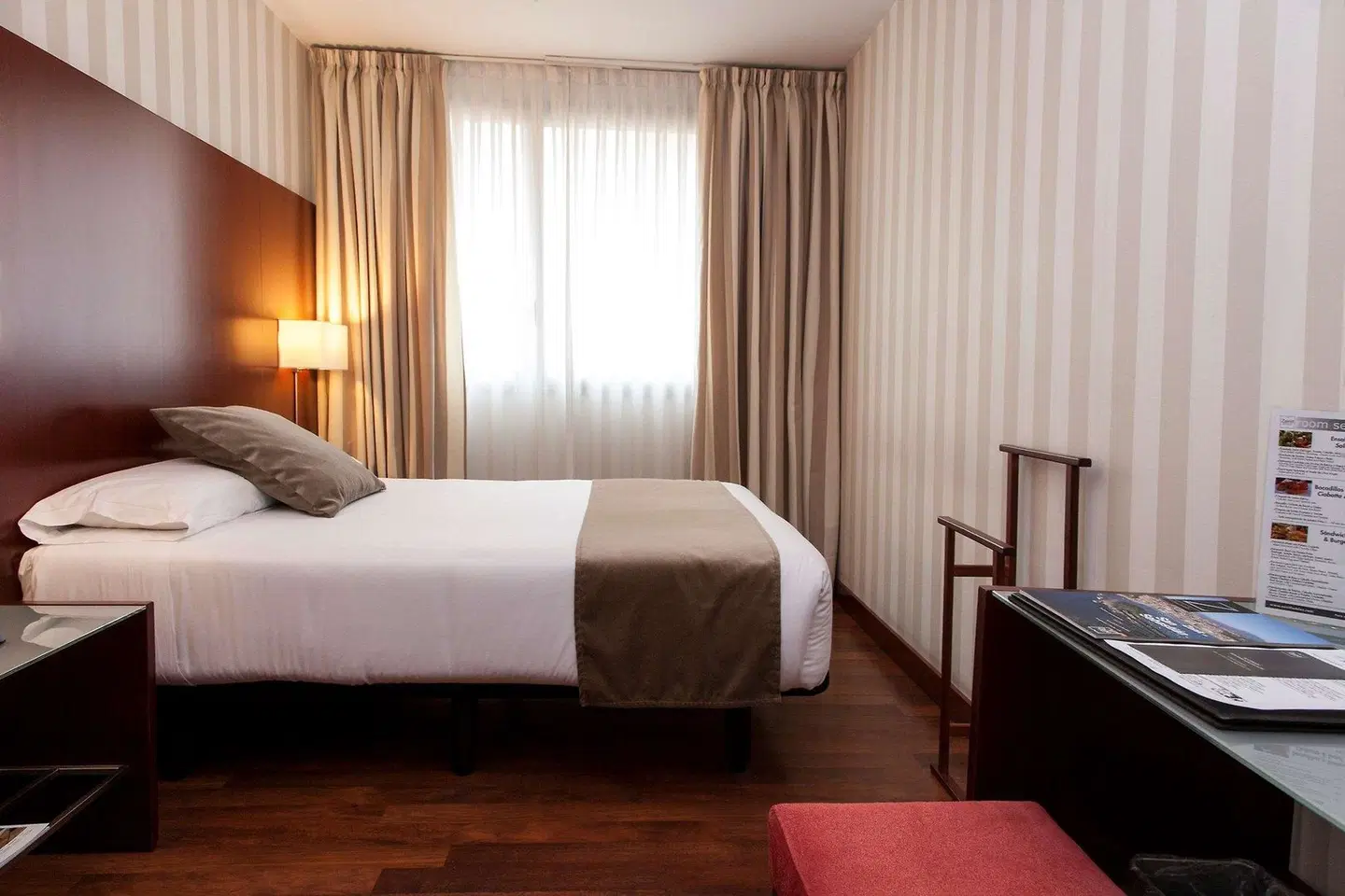Zenit Borrell ROOM_EXAMPLE