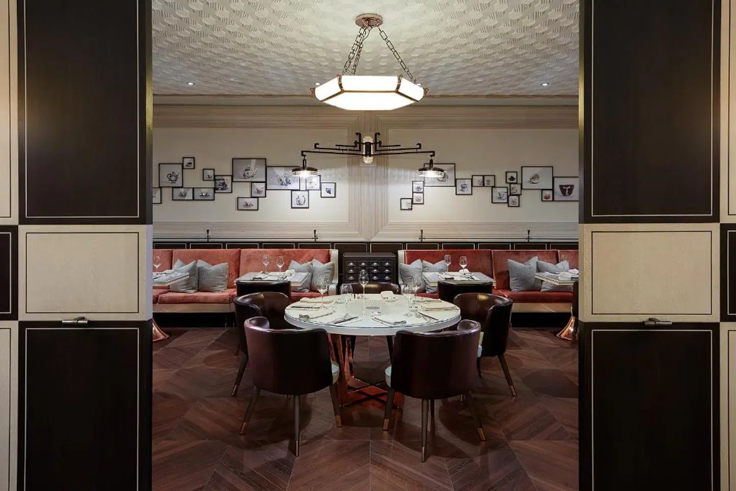 Rosewood Hong Kong Restaurant