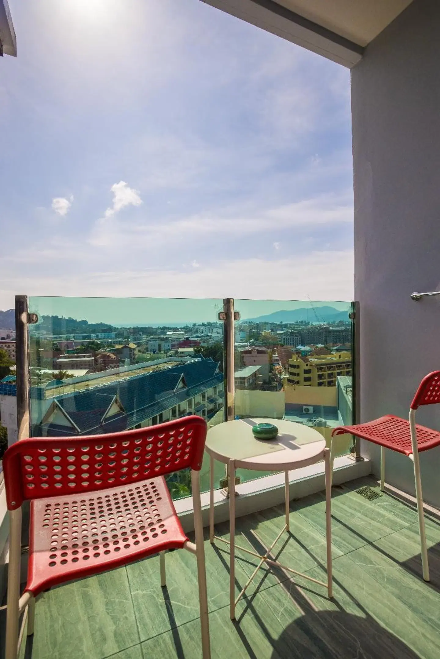 Triple L Hotel Phuket Terrasse