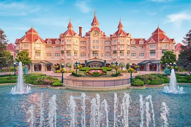 Disneyland® Hotel EXTERIOR
