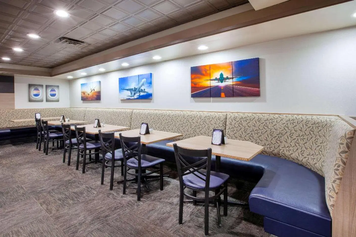 Wingate by Wyndham Detroit Metro Airport Restaurant