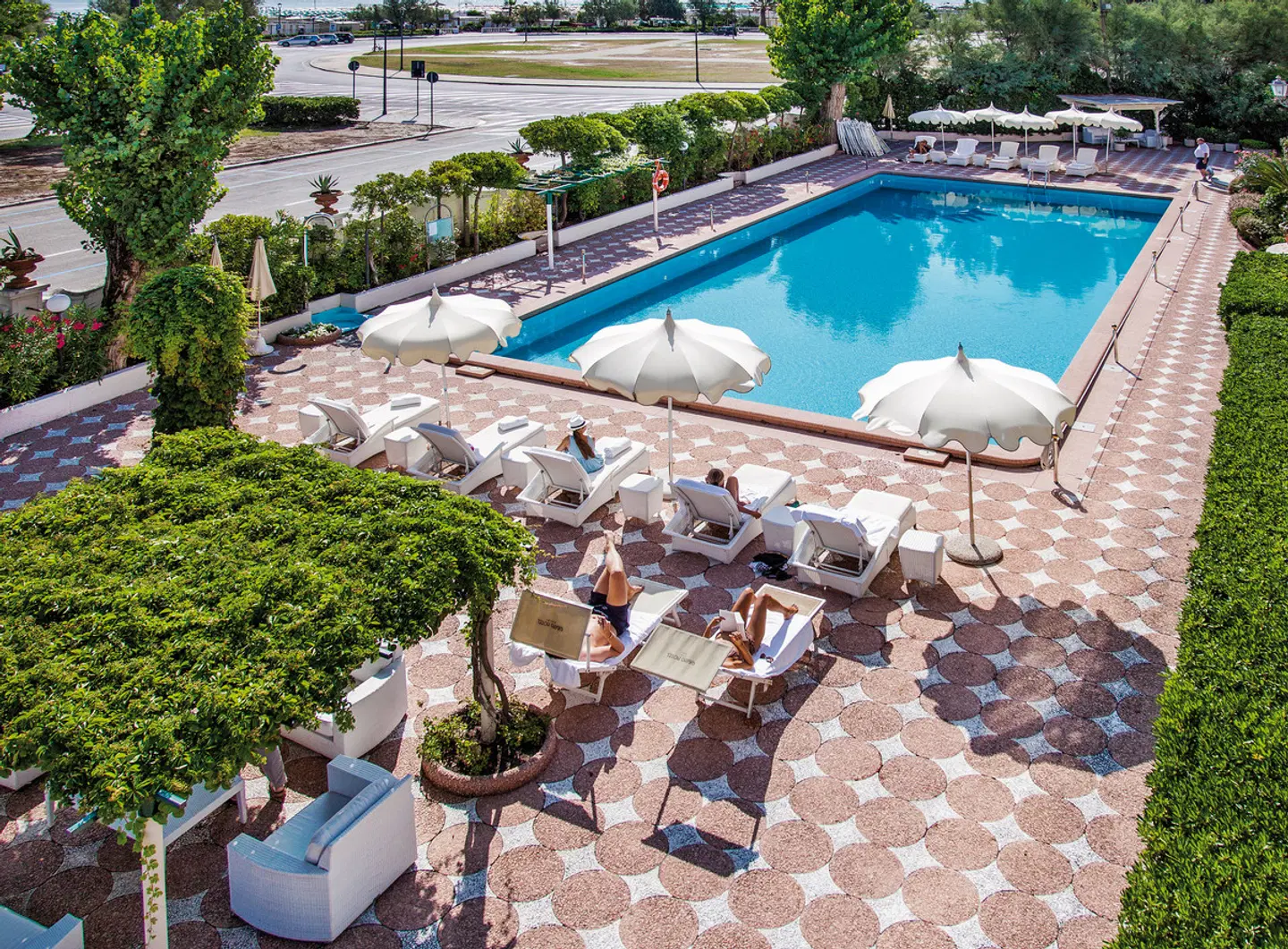 Grand Hotel Rimini & Residenza Parco Fellini OUTDOOR_POOL
