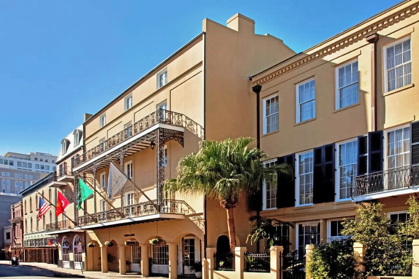 Holiday Inn French Quarter-Chateau LeMoyne EXTERIOR