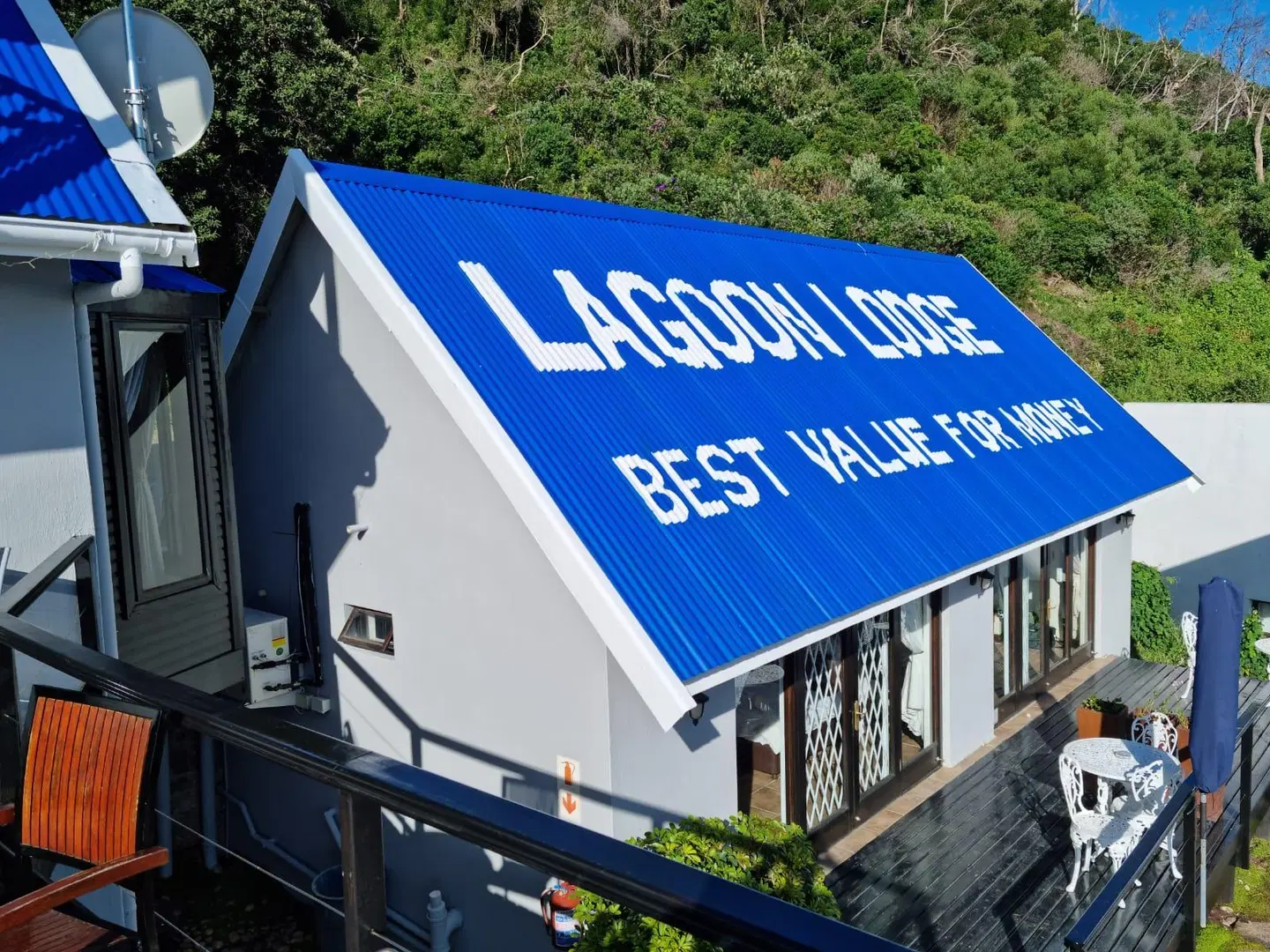 Lagoon Lodge EXTERIOR