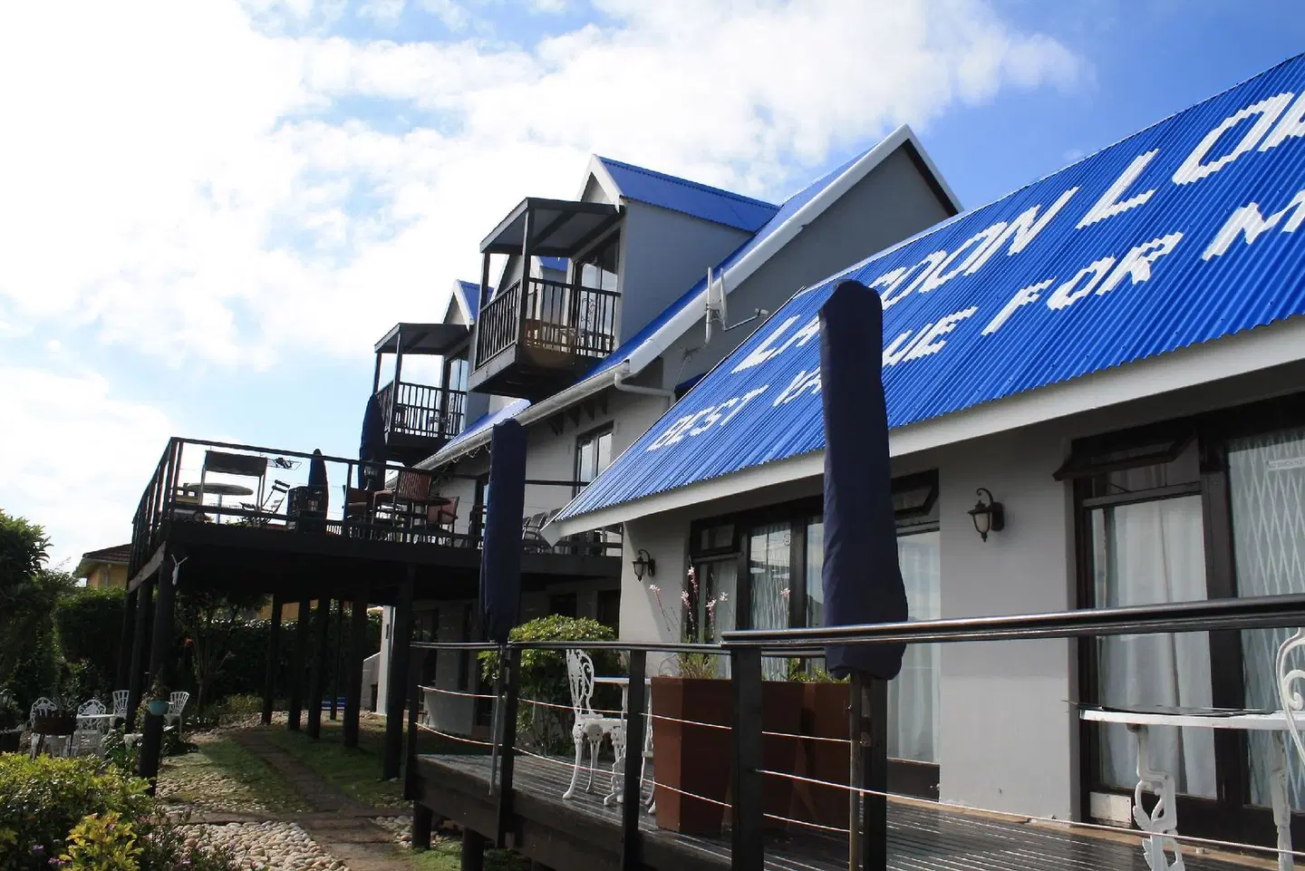 Lagoon Lodge EXTERIOR