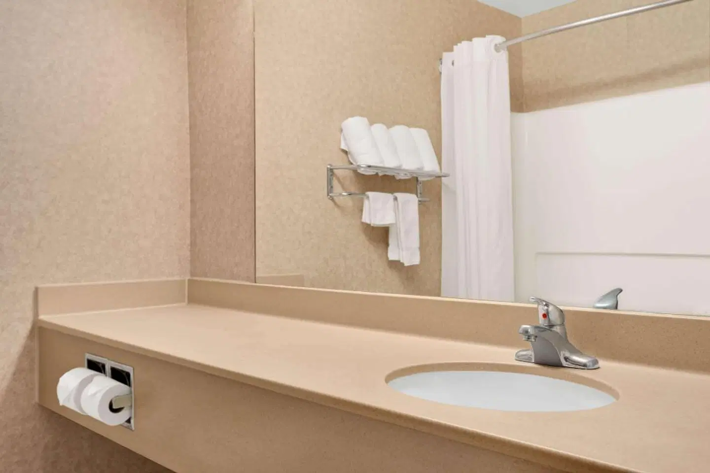 Baymont by Wyndham Denver West/Federal Center Badezimmer