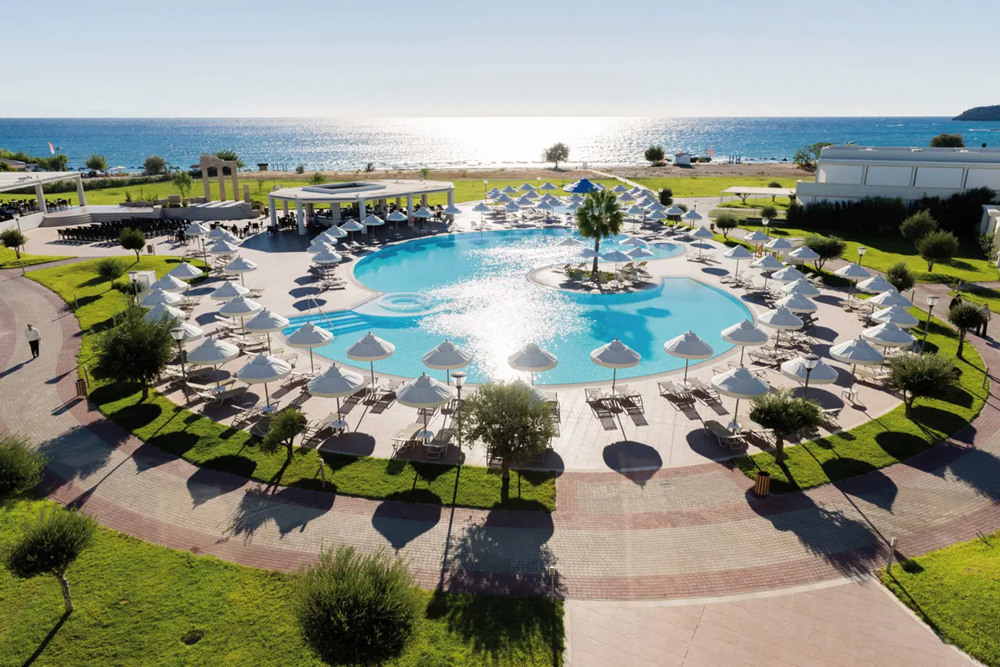 Apollo Blue OUTDOOR_POOL