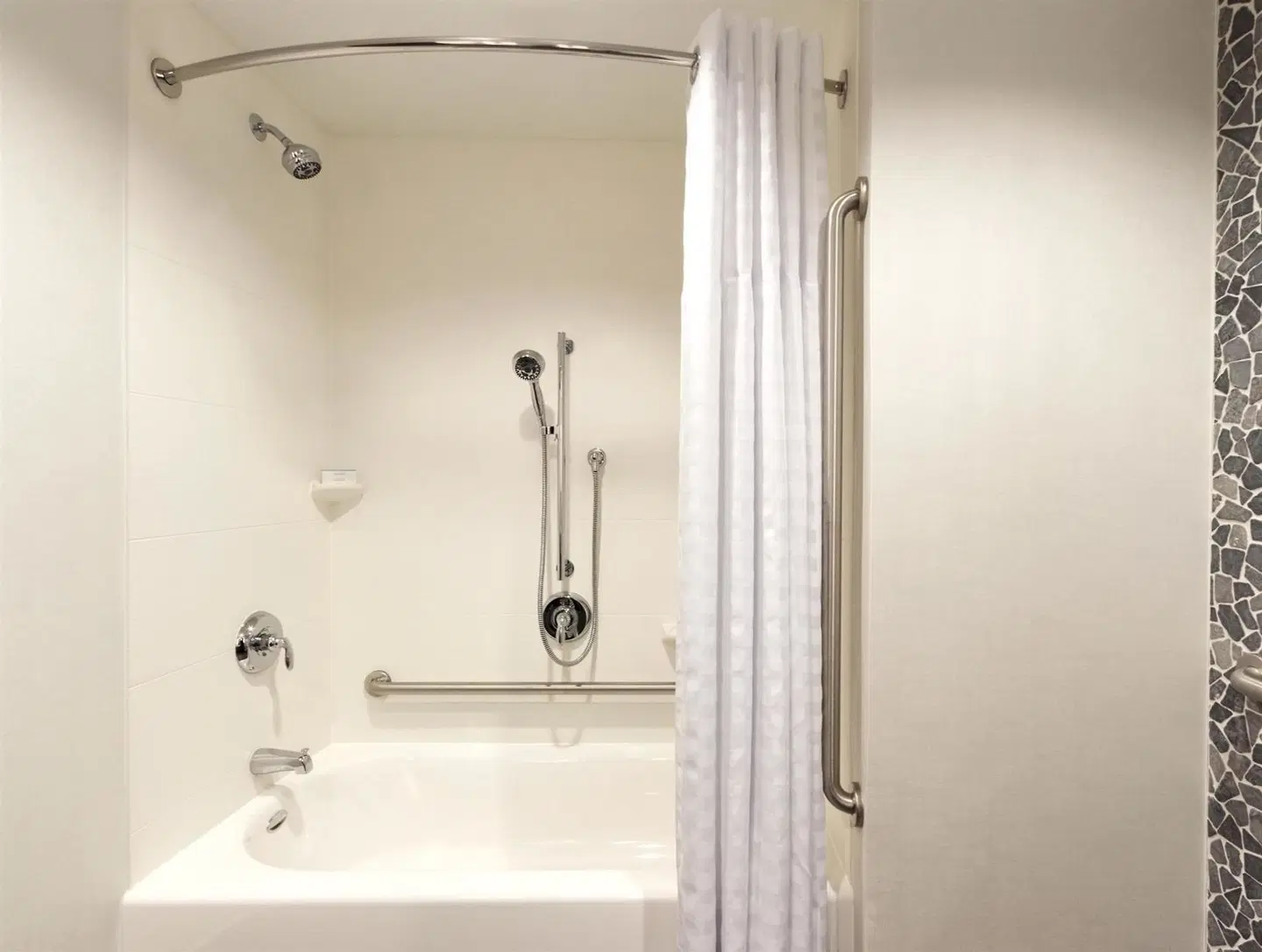 Hilton Garden Inn Calgary Downtown Badezimmer