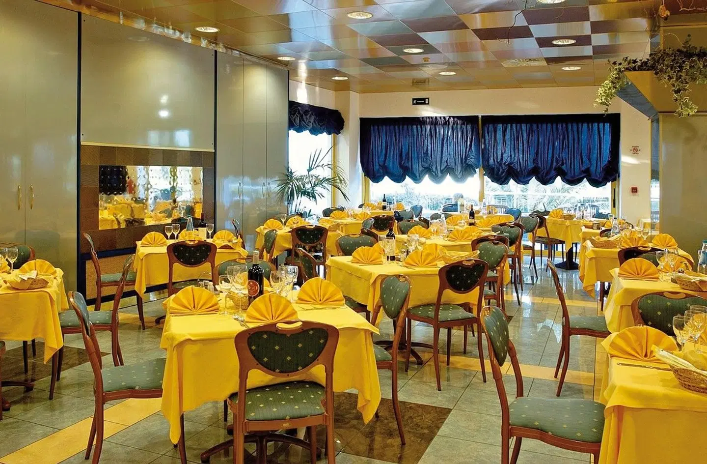 Luna Restaurant