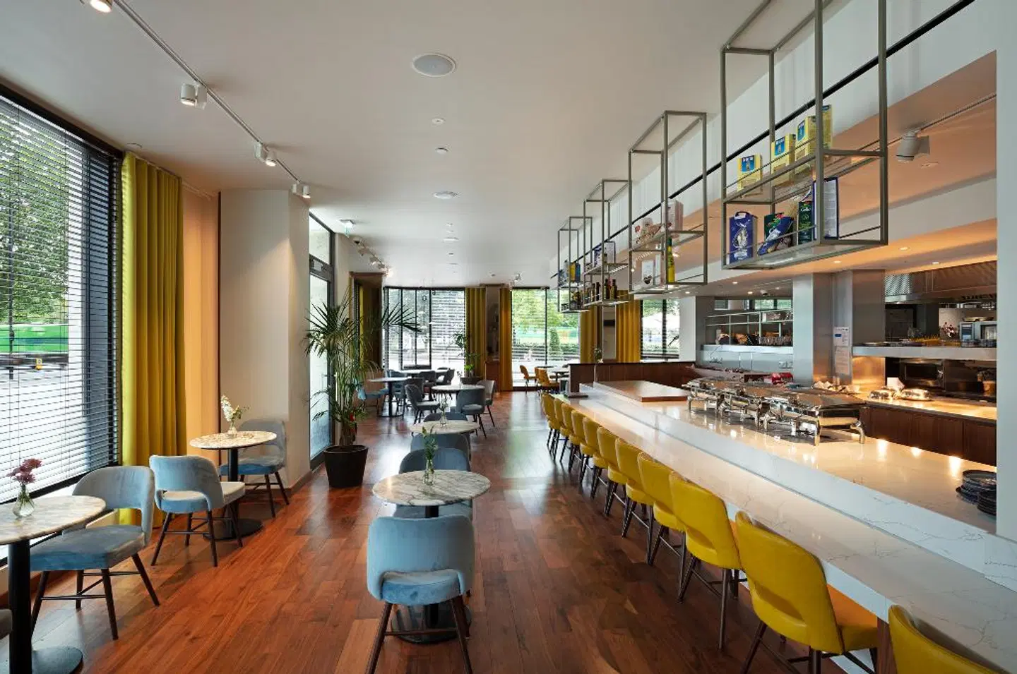 Tower Suites by Blue Orchid Hotels Bar