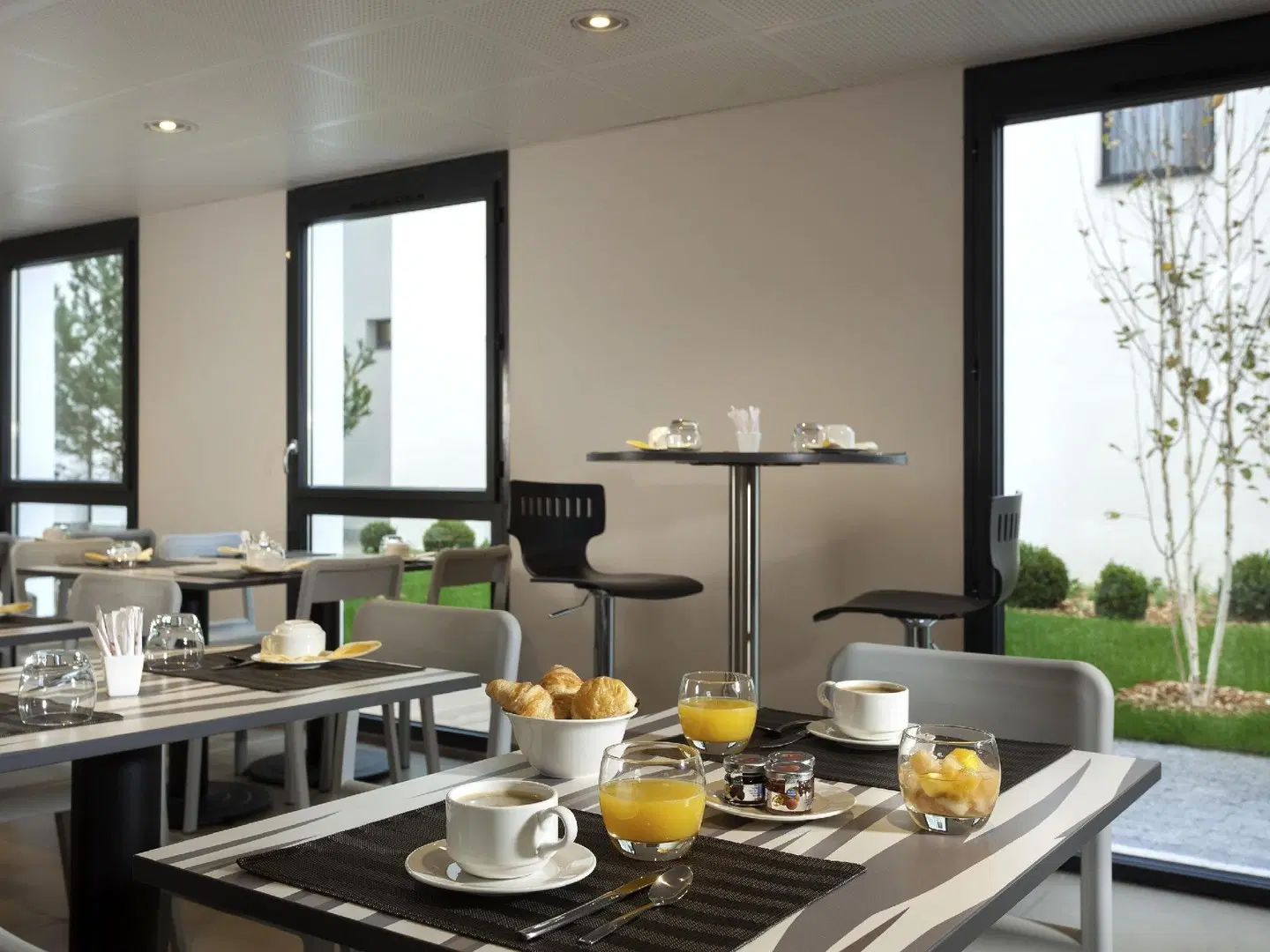 Aparthotel Adagio Lyon Patio Confluence Restaurant