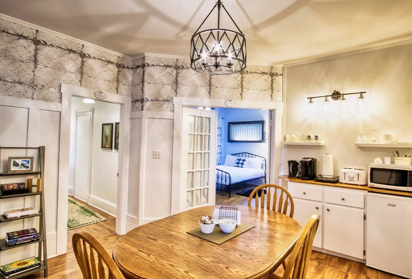 Shamrock Suites ROOM_EXAMPLE