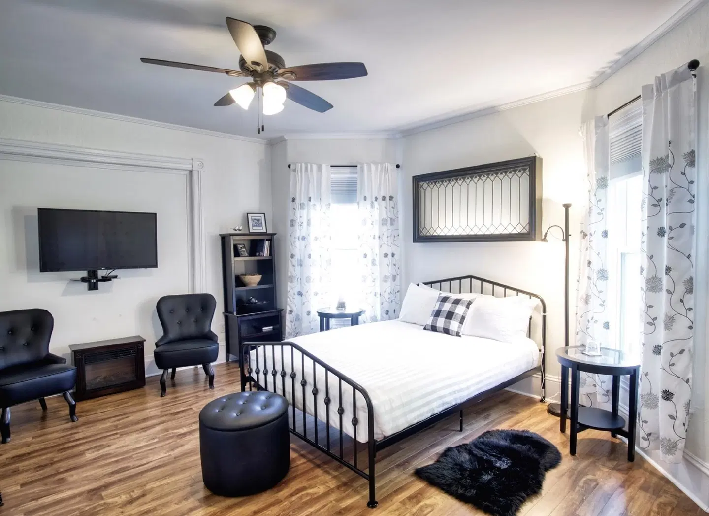 Shamrock Suites ROOM_EXAMPLE