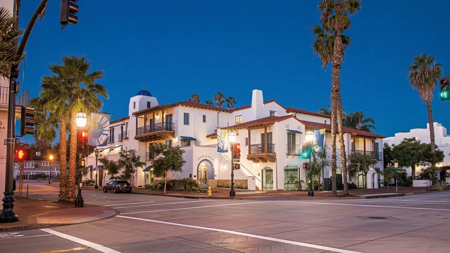 Harbor View Inn EXTERIOR