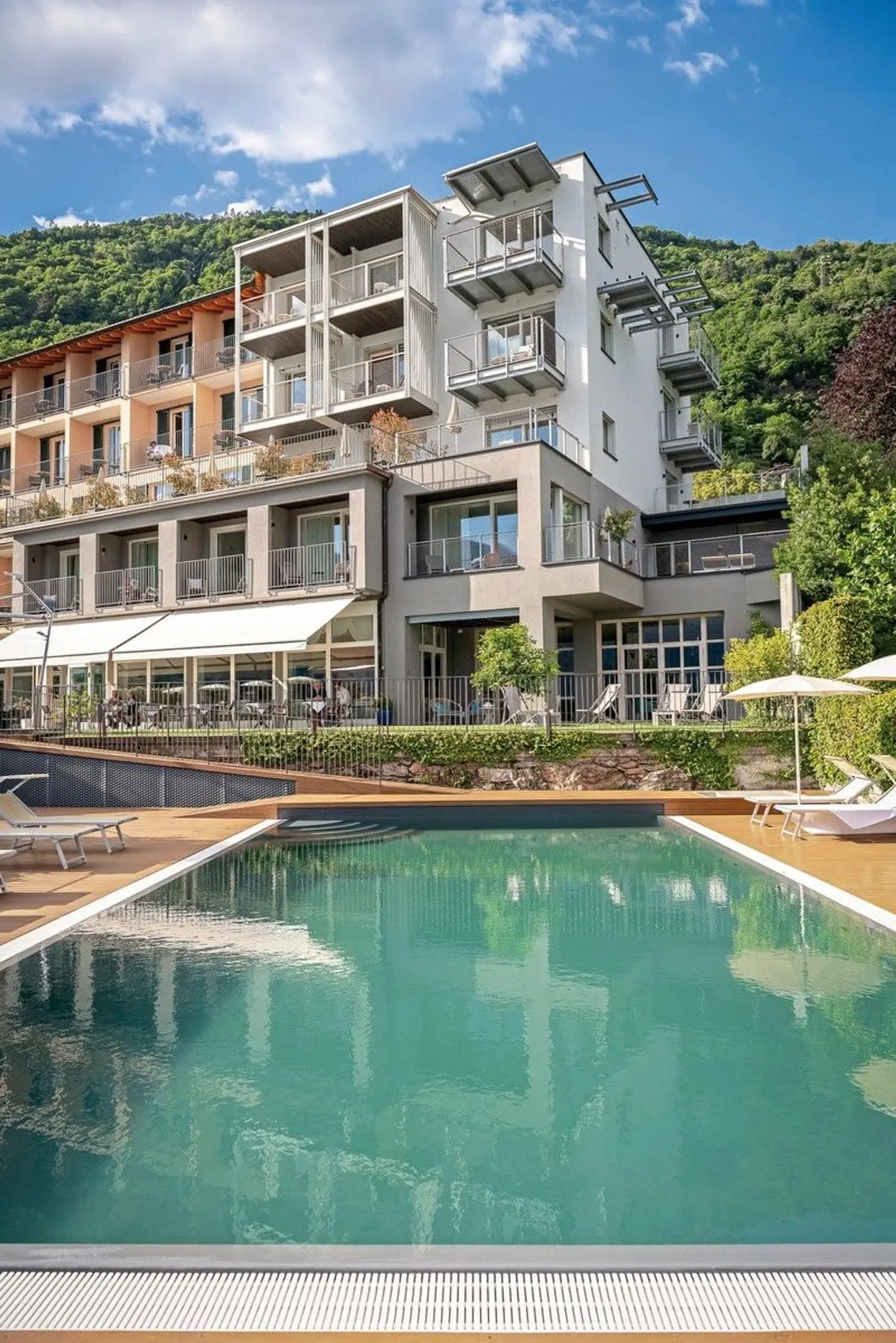 Regina OUTDOOR_POOL